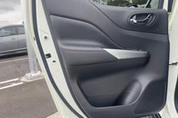 2022 Nissan Navara ST-X