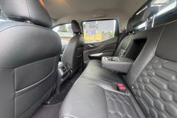 2022 Nissan Navara ST-X