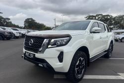 2022 Nissan Navara ST-X