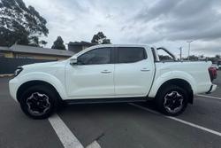 2022 Nissan Navara ST-X