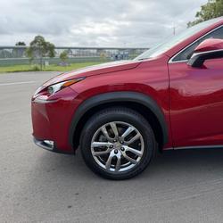 2017 Lexus NX 300h Luxury