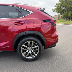 2017 Lexus NX 300h Luxury