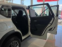 2025 Nissan X-TRAIL ST