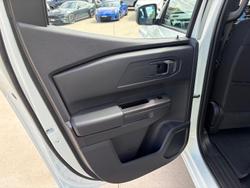 2025 Mitsubishi Triton GLX