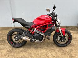 Ducati Monster 659 (red)