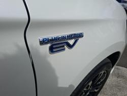 2017 Mitsubishi Outlander PHEV LS