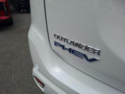 2017 Mitsubishi Outlander PHEV LS