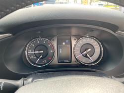 2025 Toyota HiLux SR5 48V