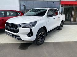 2025 Toyota HiLux SR5 48V