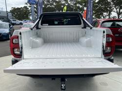 2025 Toyota HiLux SR5 48V