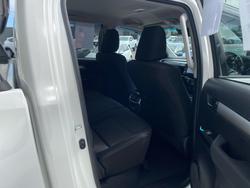 2025 Toyota HiLux SR5 48V