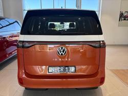 2024 Volkswagen ID. Buzz Pro BEV560