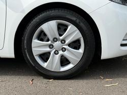 2013 Kia Cerato S YD Clear White
