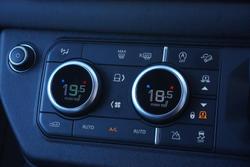 2025 Land Rover Defender 110 D350 X-Dynamic SE