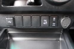 2023 Toyota Hilux SR