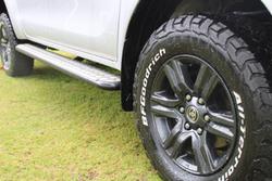 2023 Toyota Hilux SR