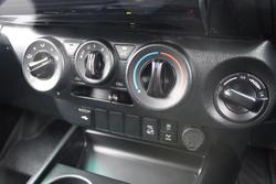 2023 Toyota Hilux SR