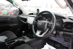 2023 Toyota Hilux SR