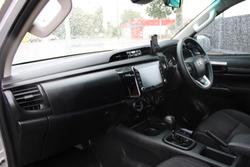 2023 Toyota Hilux SR