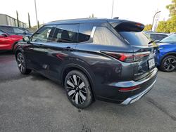 2025 Mitsubishi Outlander Exceed