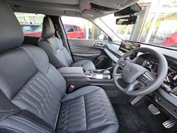 2025 Mitsubishi Outlander Exceed