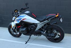 2025 BMW R 1300 R Performance