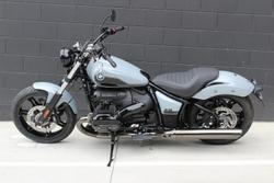 2025 BMW R 18 Blacked Out