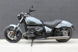 2025 BMW R 18 Blacked Out