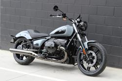 2025 BMW R 18 Blacked Out