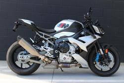 2025 BMW M 1000 R