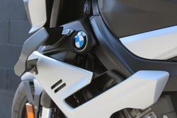 2025 BMW M 1000 R