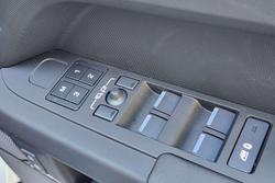 2025 Land Rover Defender 110 D350 X-Dynamic SE