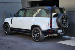 2025 Land Rover Defender 110 D350 X-Dynamic SE