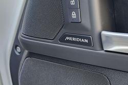 2025 Land Rover Defender 110 D350 X-Dynamic SE