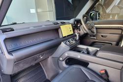 2025 Land Rover Defender 110 D350 X-Dynamic SE