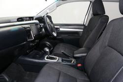 2023 Toyota Hilux SR5