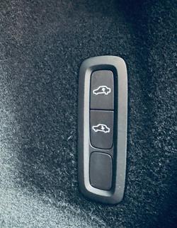 2022 Volvo XC60 B6 R-Design MY22 AWD Crystal White