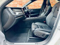 2022 Volvo XC60 B6 R-Design MY22 AWD Crystal White