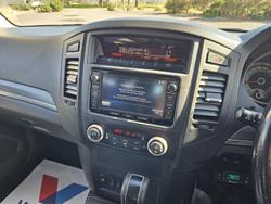 2014 Mitsubishi Pajero VR-X