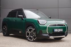 2025 MINI Aceman SE Favoured