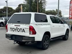 2022 Toyota Hilux SR