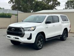 2022 Toyota Hilux SR