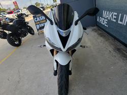 2015 Triumph DAYTONA 675 White