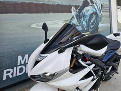 2015 Triumph DAYTONA 675 White