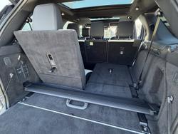 2023 Land Rover Discovery D300 R-Dynamic SE