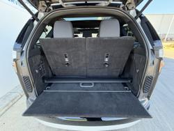 2023 Land Rover Discovery D300 R-Dynamic SE