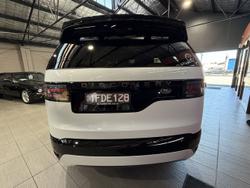 2023 Land Rover Discovery D300 R-Dynamic SE