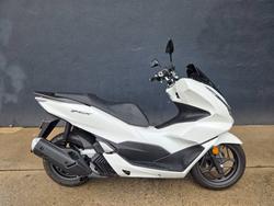 2023 Honda PCX125 WHITE