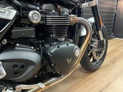 2022 TRIUMPH SPEED TWIN Black