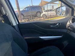2017 Nissan Navara SL